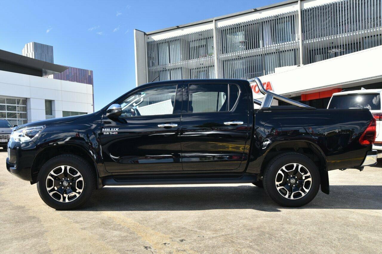 2022 Toyota RAV4 Cruiser-AWD in Silver