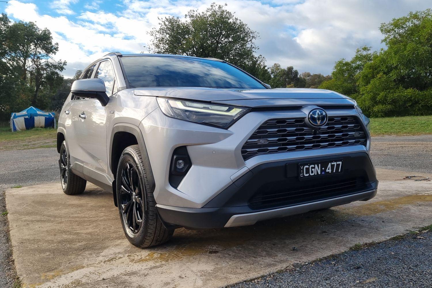 2022 Toyota RAV4 Cruiser-AWD in Silver