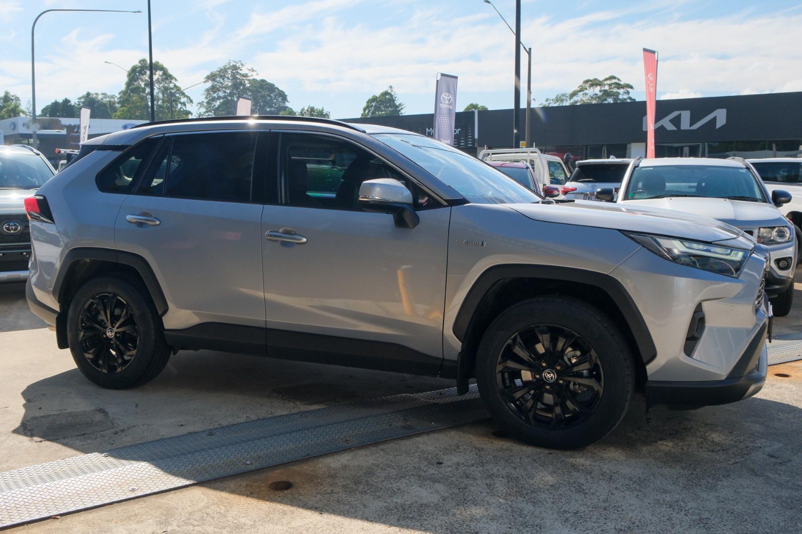 2023 Toyota RAV4 Cruiser-AWD in Silver