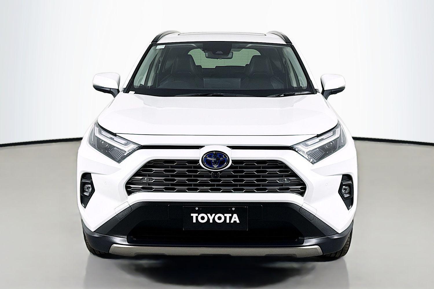 2024 Toyota RAV4 Cruiser AWD in White