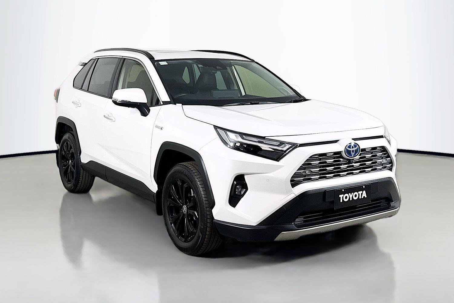 2024 Toyota RAV4 Cruiser AWD in White