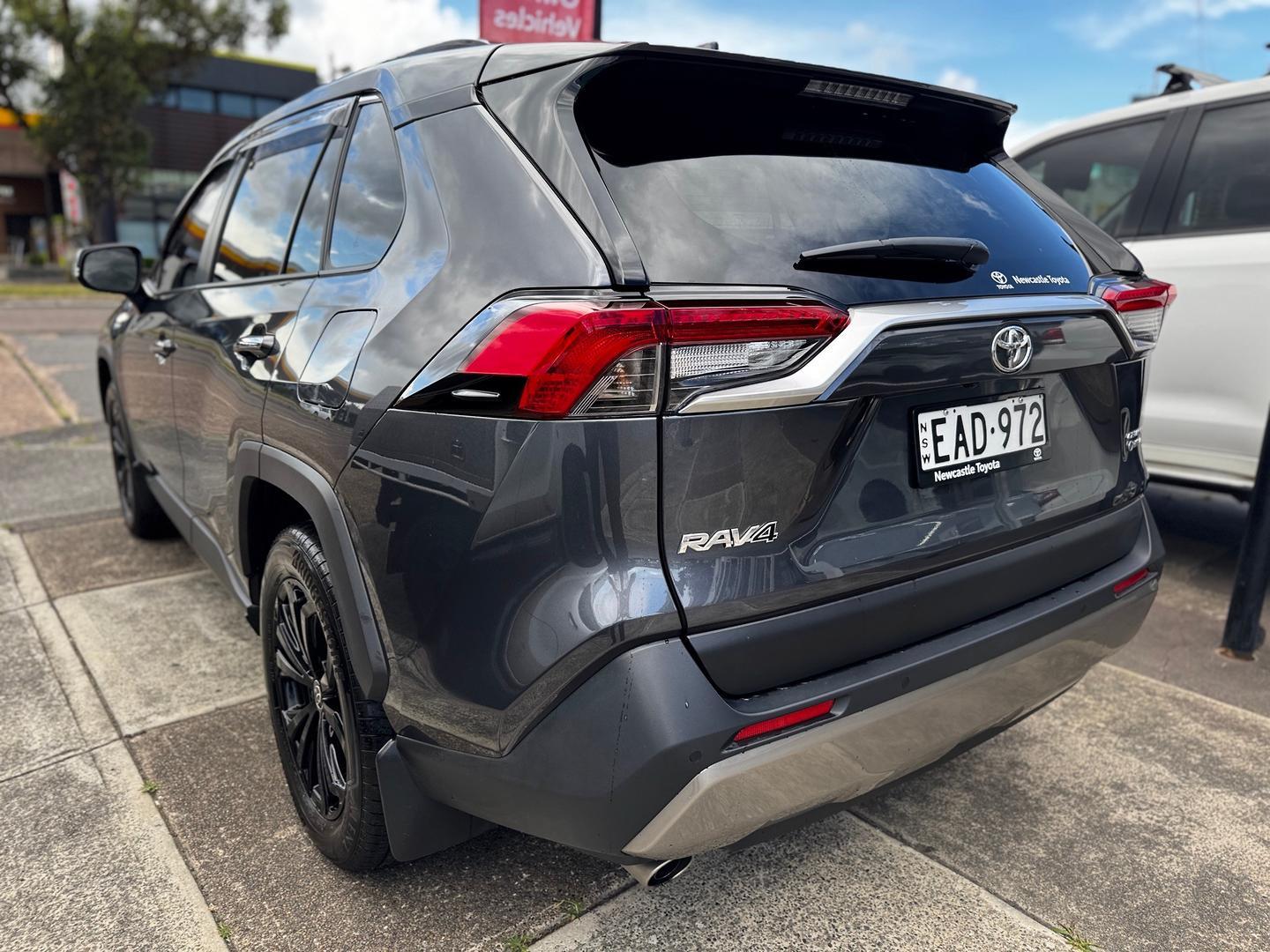 2025 Toyota RAV4 Cruiser-AWD in Silver