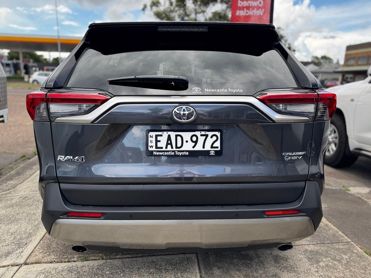 2025 Toyota RAV4 Cruiser-AWD in Silver