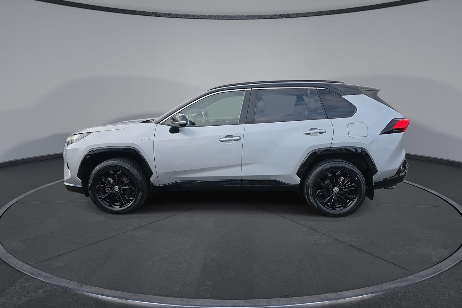 2021 Toyota RAV4 XSE (AWD) in Two Tone Silver