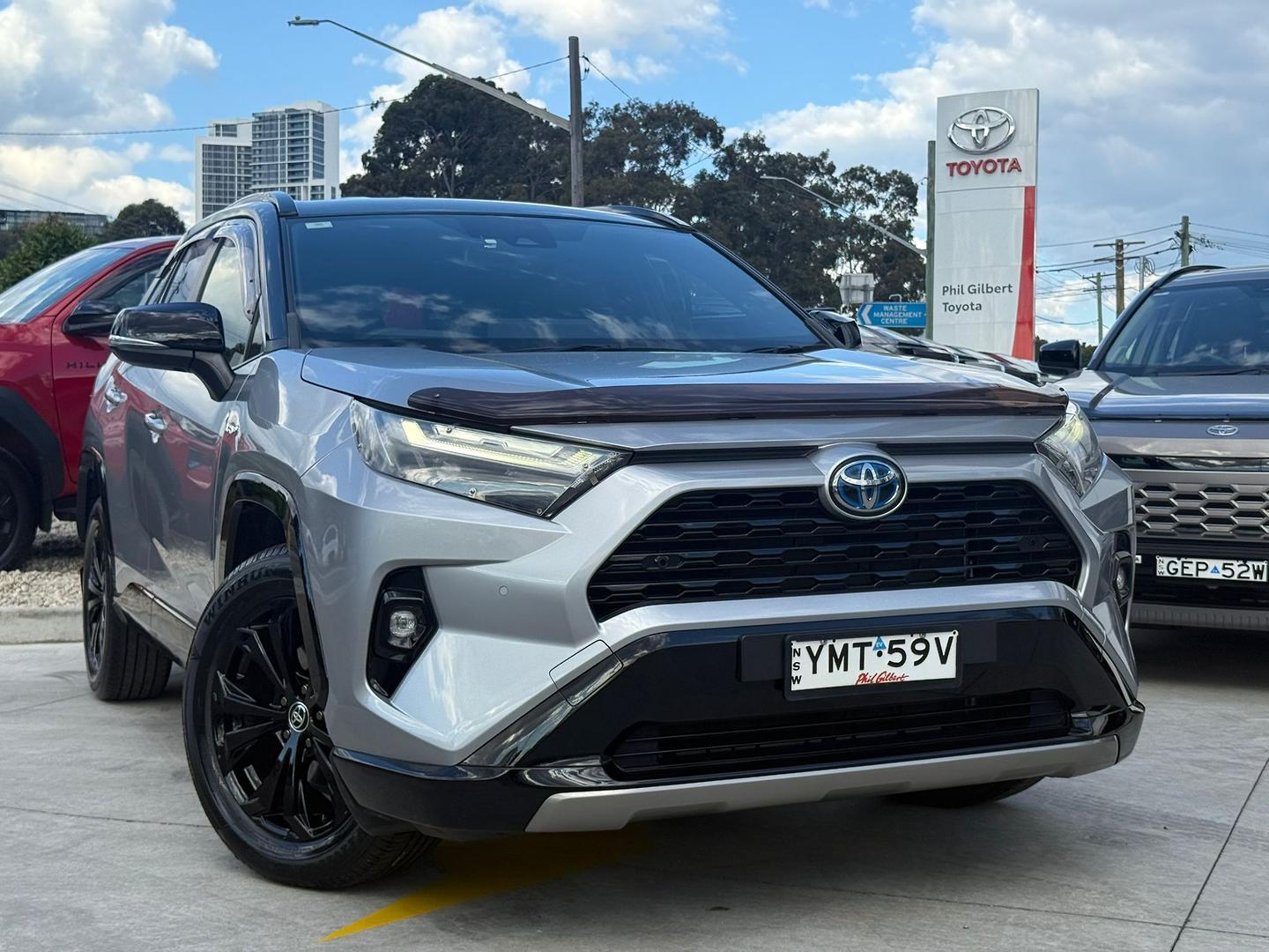 2023 Toyota RAV4 XSE (AWD) in Two Tone Silver