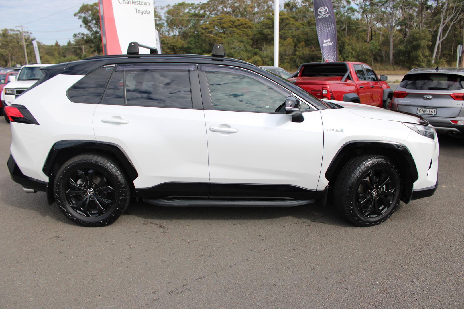 2023 Toyota RAV4 XSE (AWD) in Two Tone White