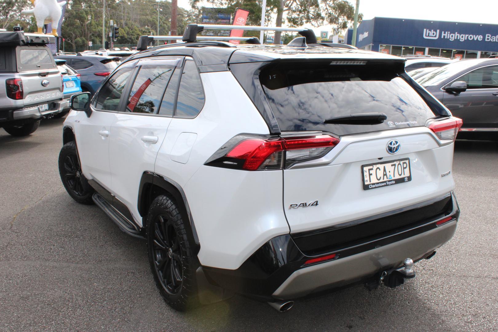 2023 Toyota RAV4 XSE (AWD) in Two Tone White