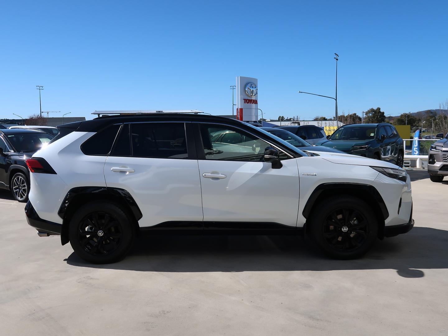 2024 Toyota RAV4 XSE (AWD) in Two Tone White