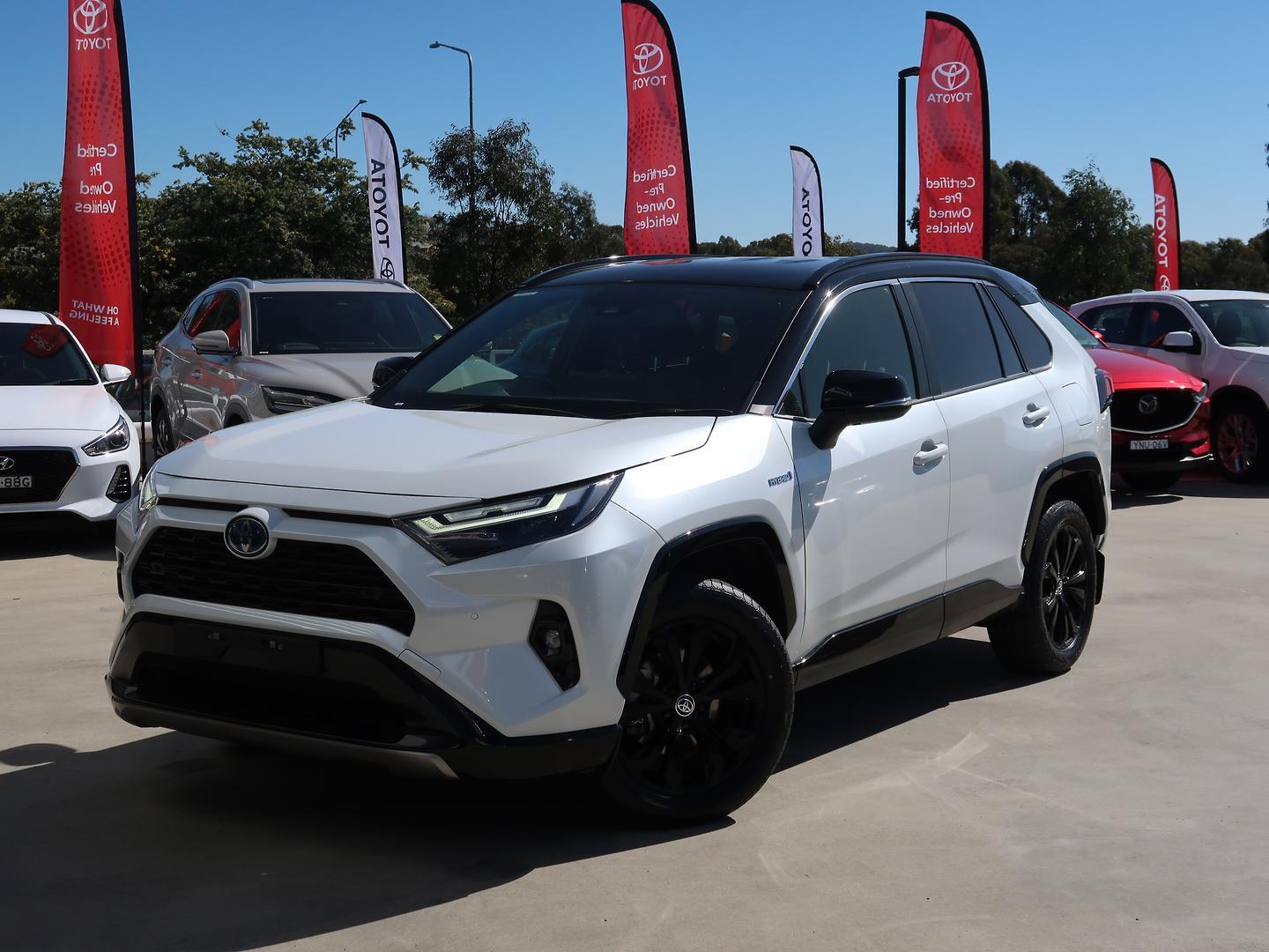 2024 Toyota RAV4 XSE (AWD) in Two Tone White