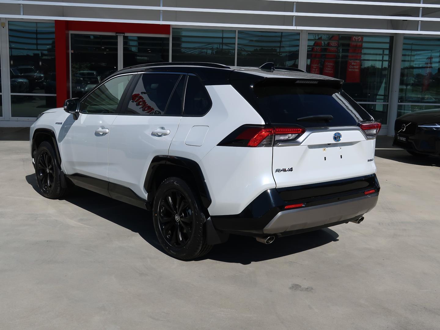 2024 Toyota RAV4 XSE (AWD) in Two Tone White
