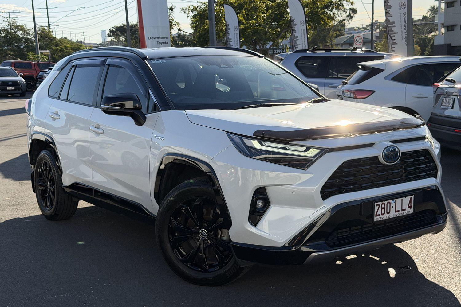 2024 Toyota RAV4 XSE (AWD) in Two Tone White