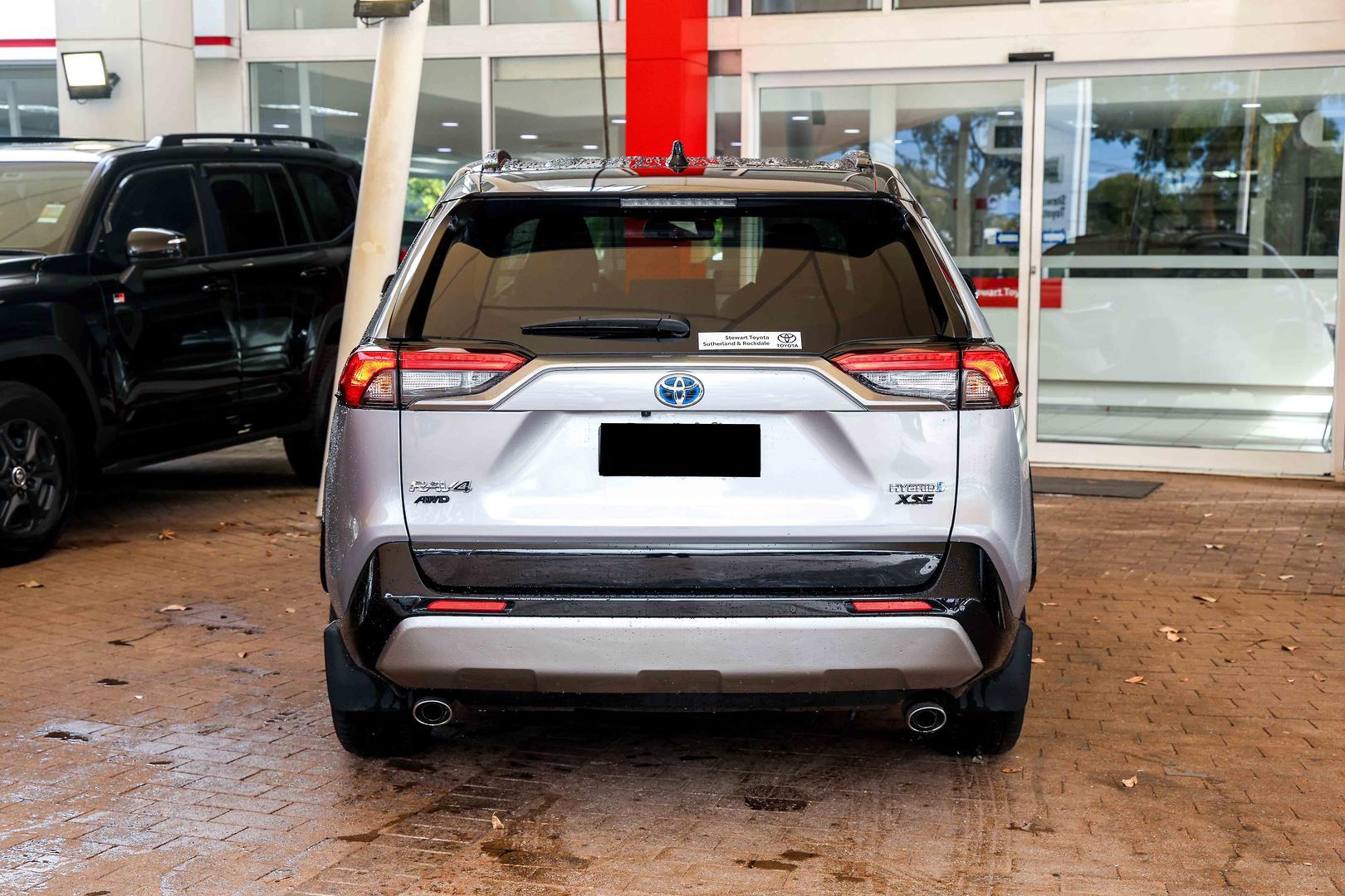 2023 Toyota RAV4 XSE (AWD) in Two Tone Silver