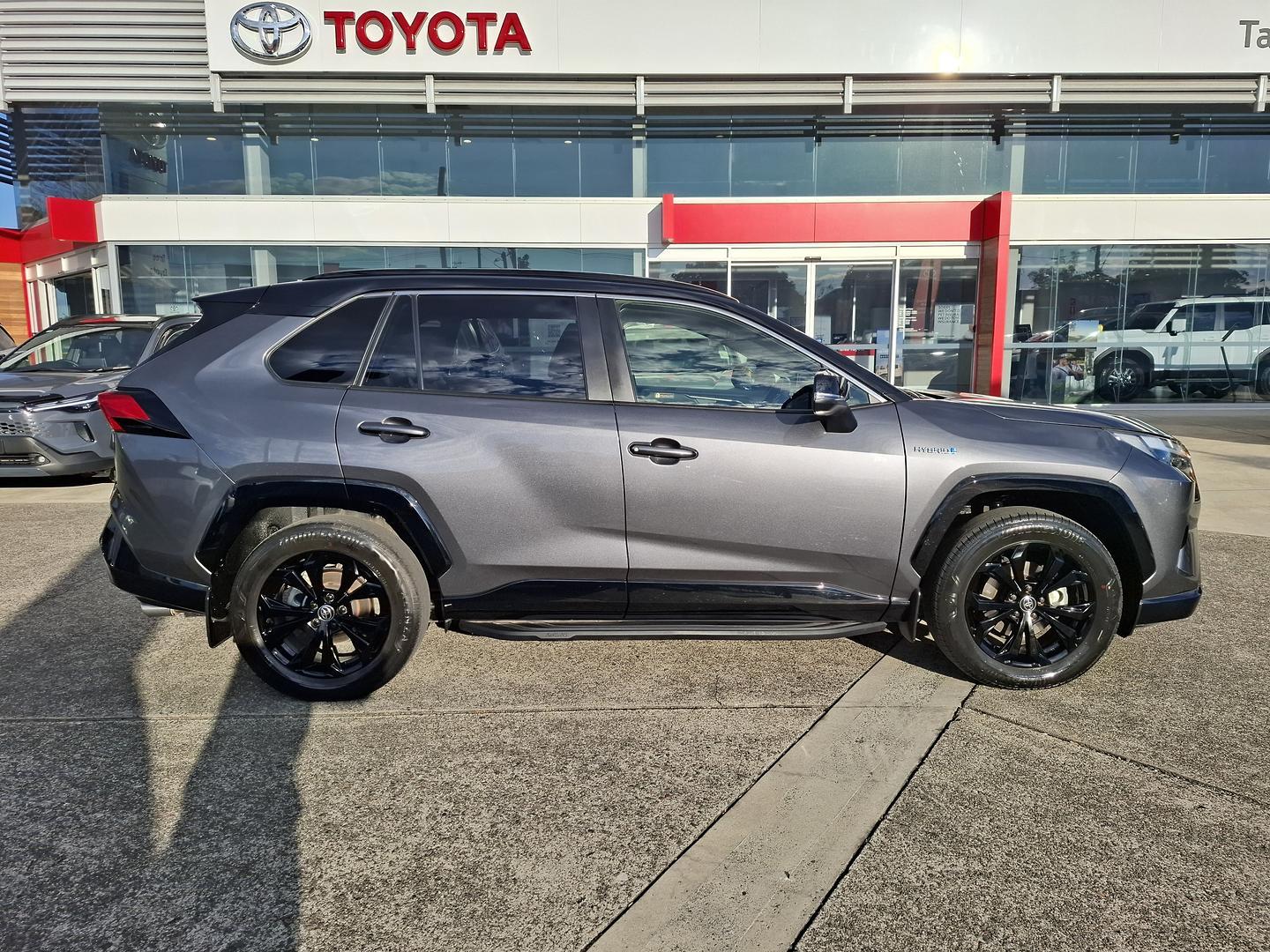 2023 Toyota RAV4 XSE (AWD) in Two Tone Black