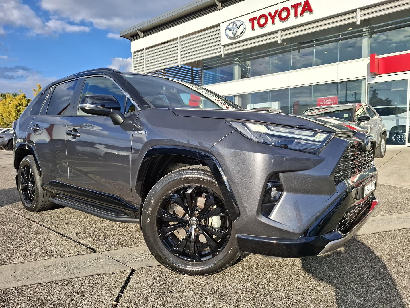 2023 Toyota RAV4 XSE (AWD) in Two Tone Black