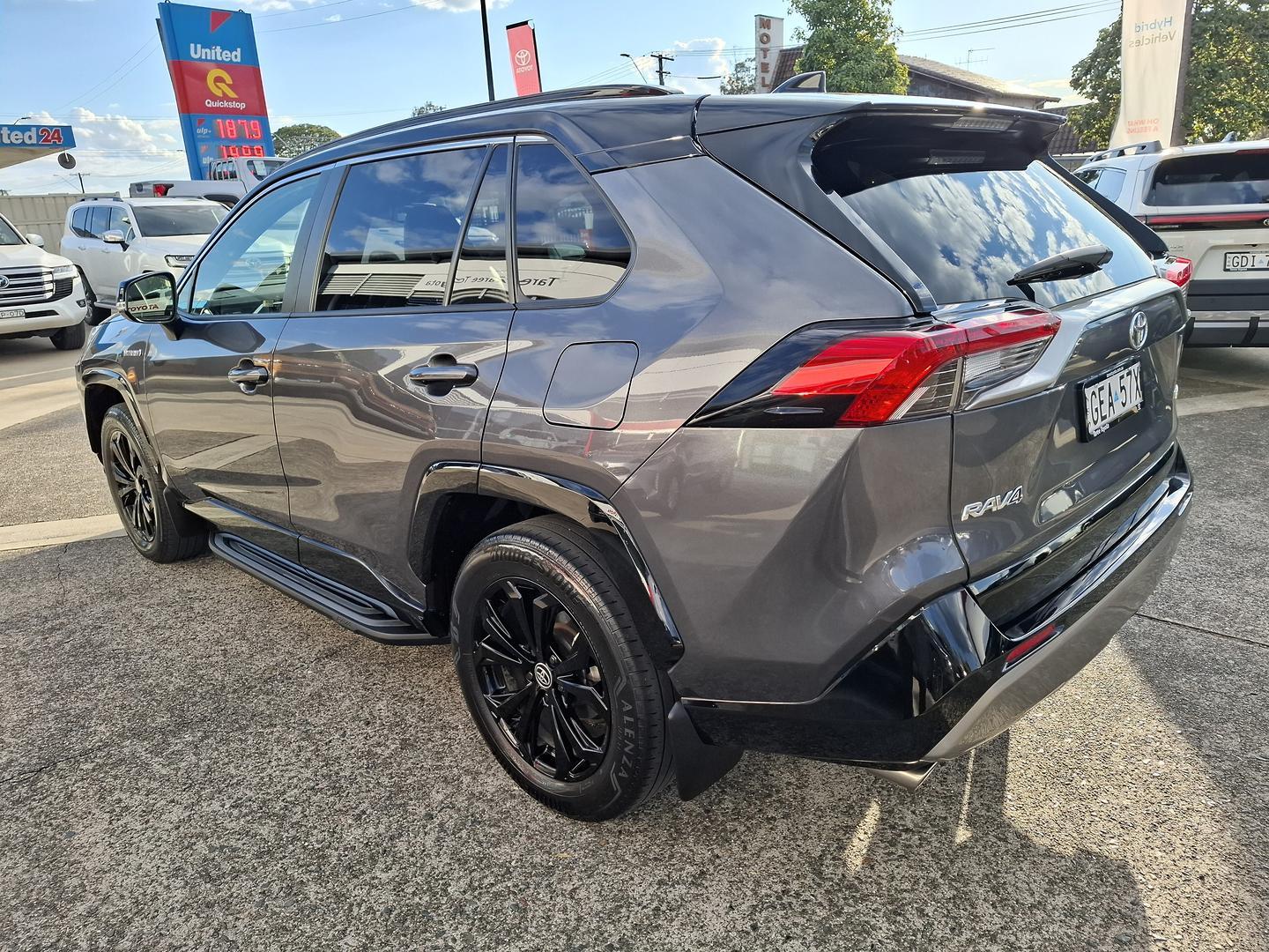 2023 Toyota RAV4 XSE (AWD) in Two Tone Black