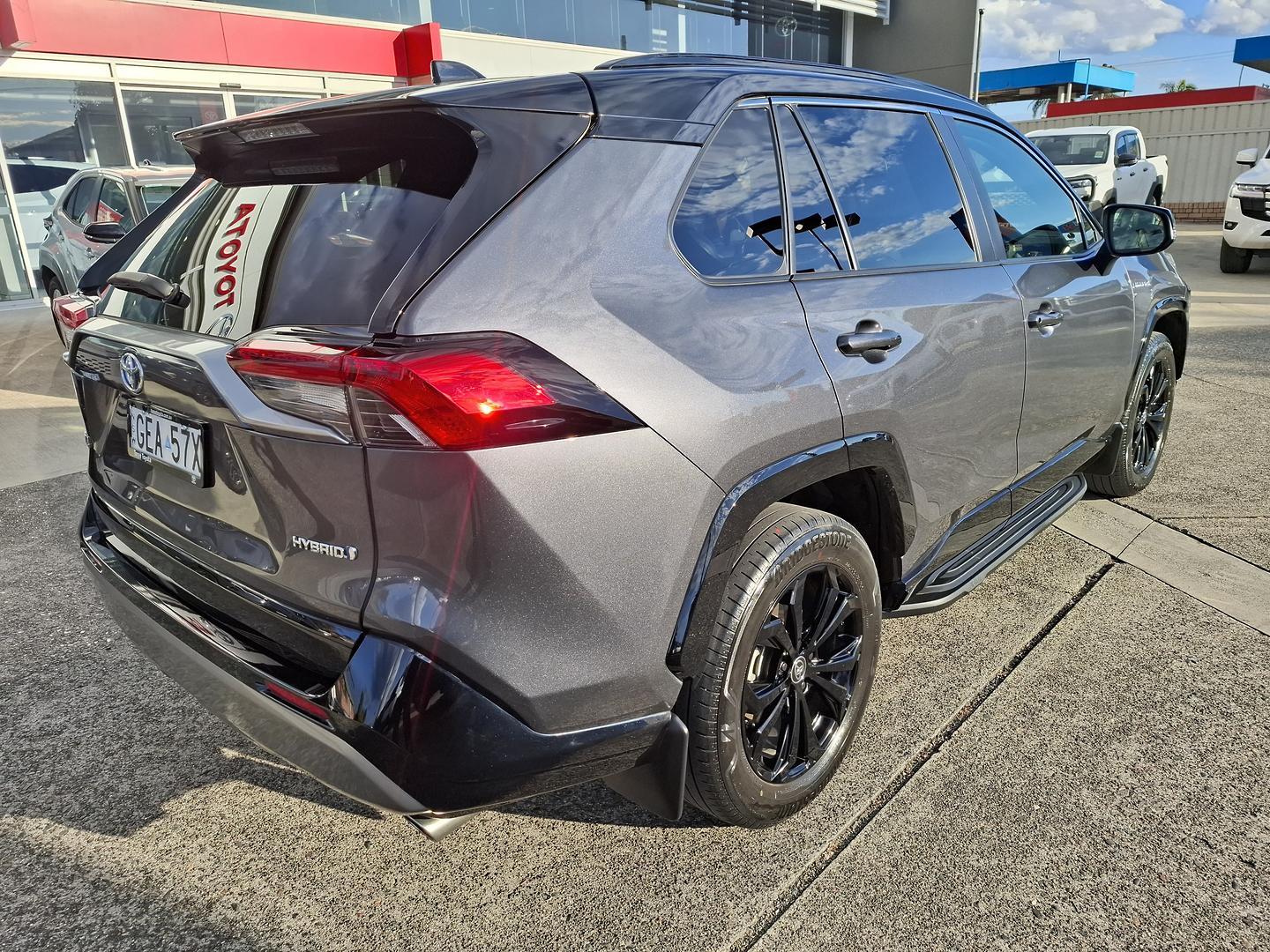 2023 Toyota RAV4 XSE (AWD) in Two Tone Black