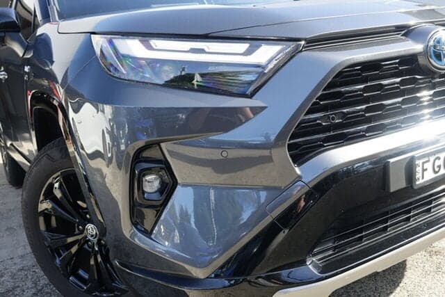 2024 Toyota RAV4 XSE (AWD) in Two Tone Black