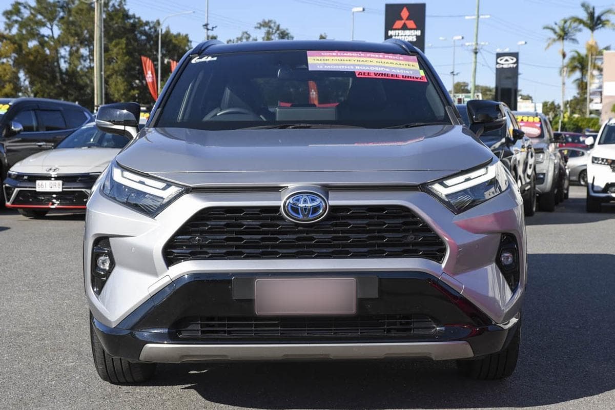 2024 Toyota RAV4 XSE (AWD) in Two Tone Silver