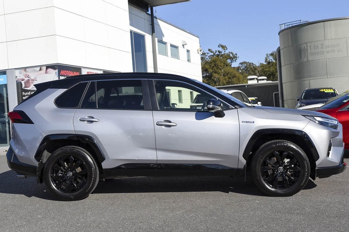2024 Toyota RAV4 XSE (AWD) in Two Tone Silver