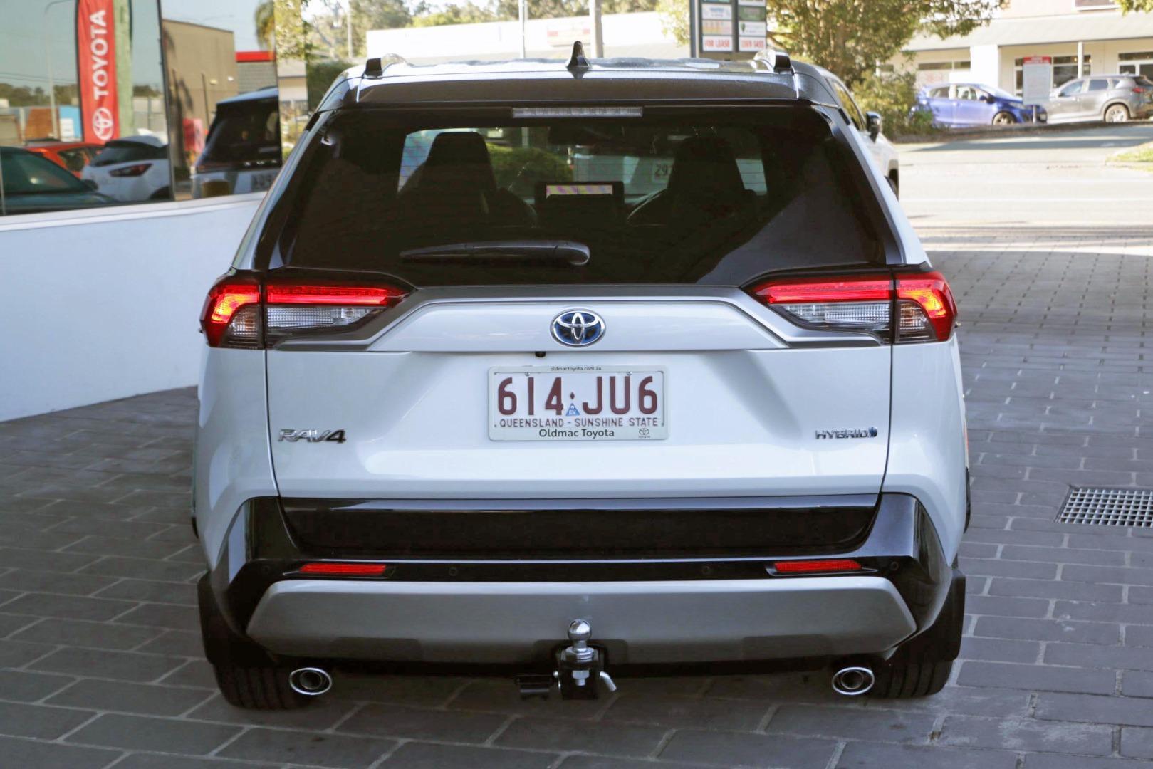 2024 Toyota RAV4 XSE (AWD) in Two Tone White