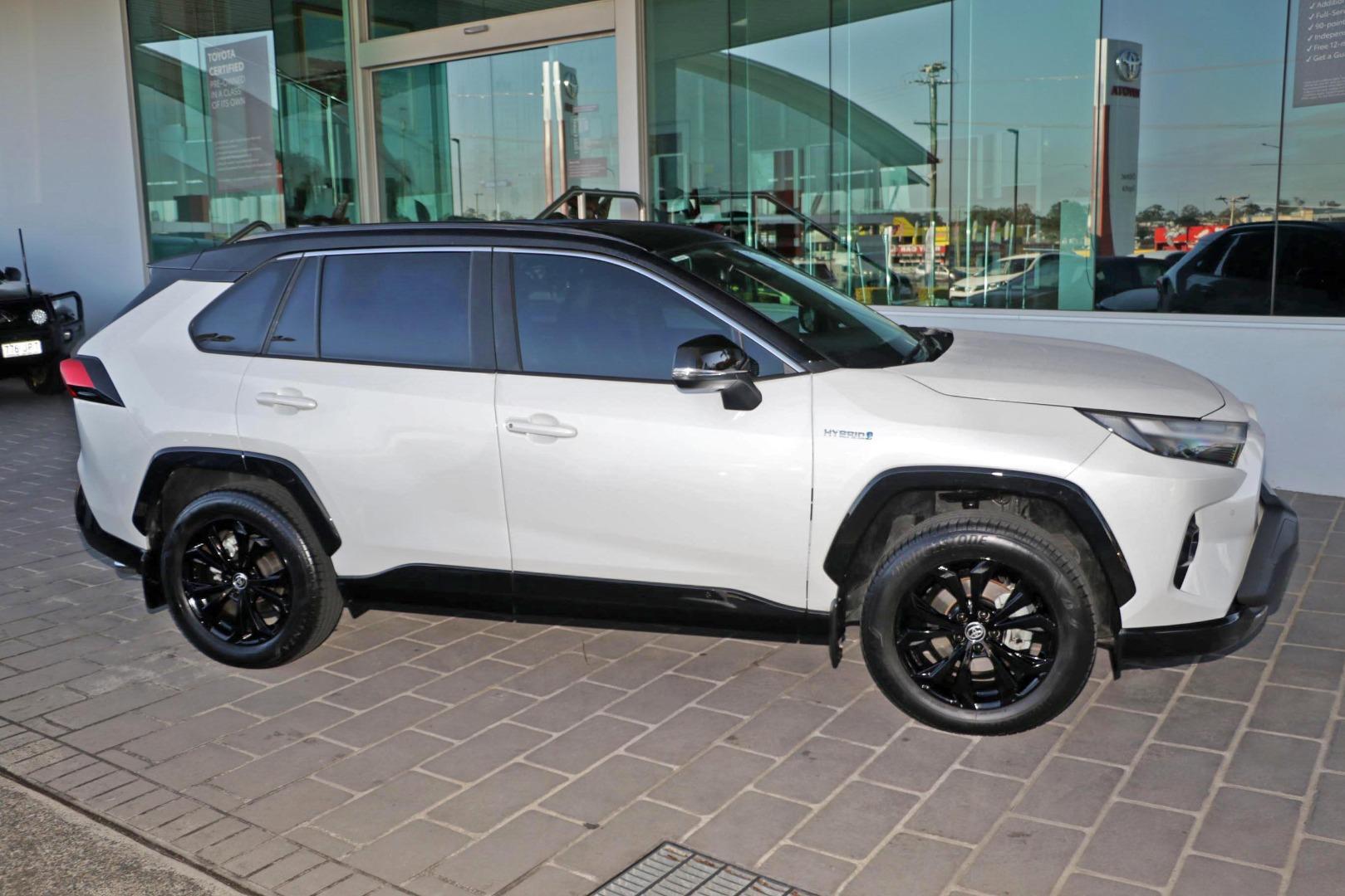 2024 Toyota RAV4 XSE (AWD) in Two Tone White