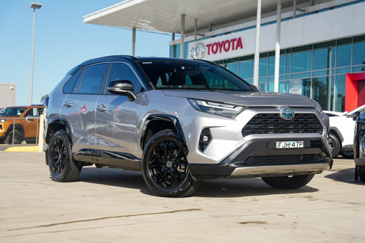 2024 Toyota RAV4 XSE (AWD) in Two Tone Silver