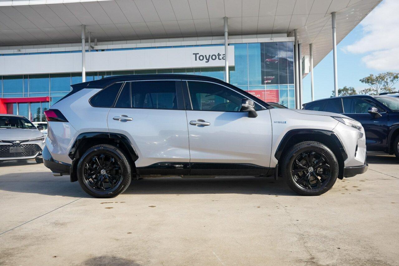 2024 Toyota RAV4 XSE (AWD) in Two Tone Silver