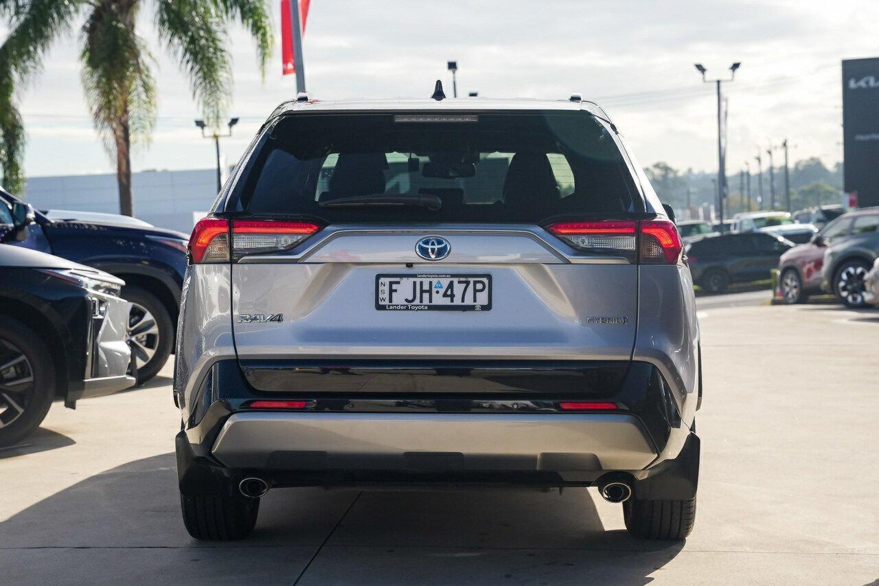 2024 Toyota RAV4 XSE (AWD) in Two Tone Silver