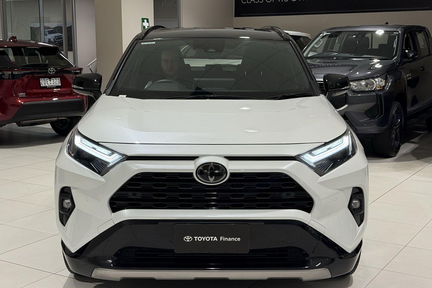 2025 Toyota RAV4 XSE (AWD) in Two Tone White