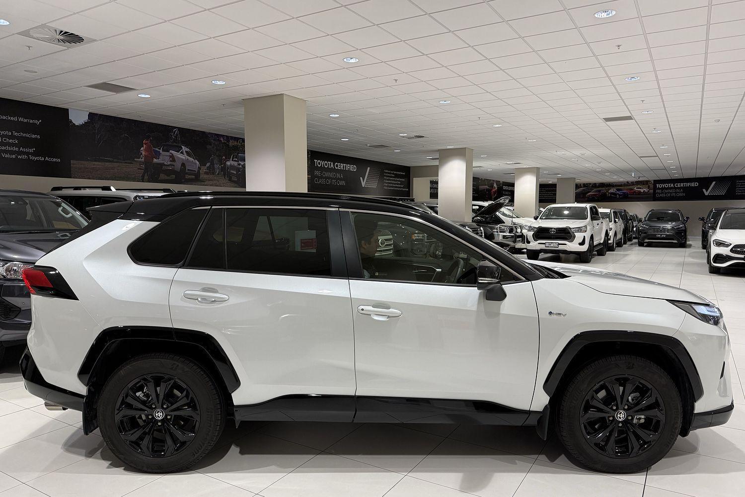 2025 Toyota RAV4 XSE (AWD) in Two Tone White