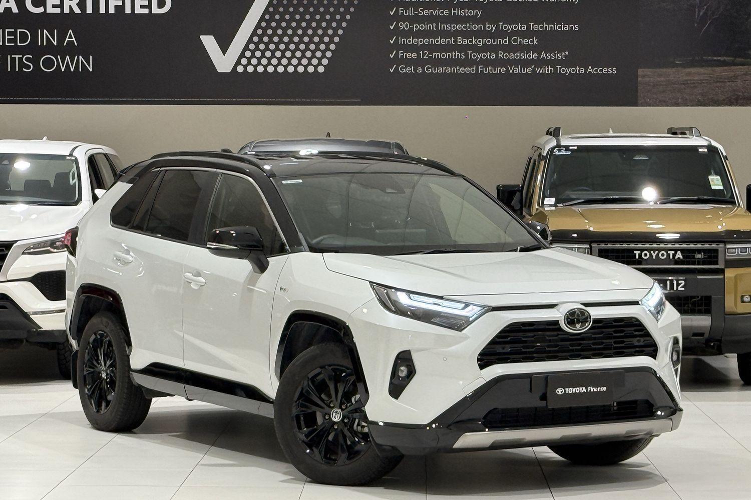 2025 Toyota RAV4 XSE (AWD) in Two Tone White
