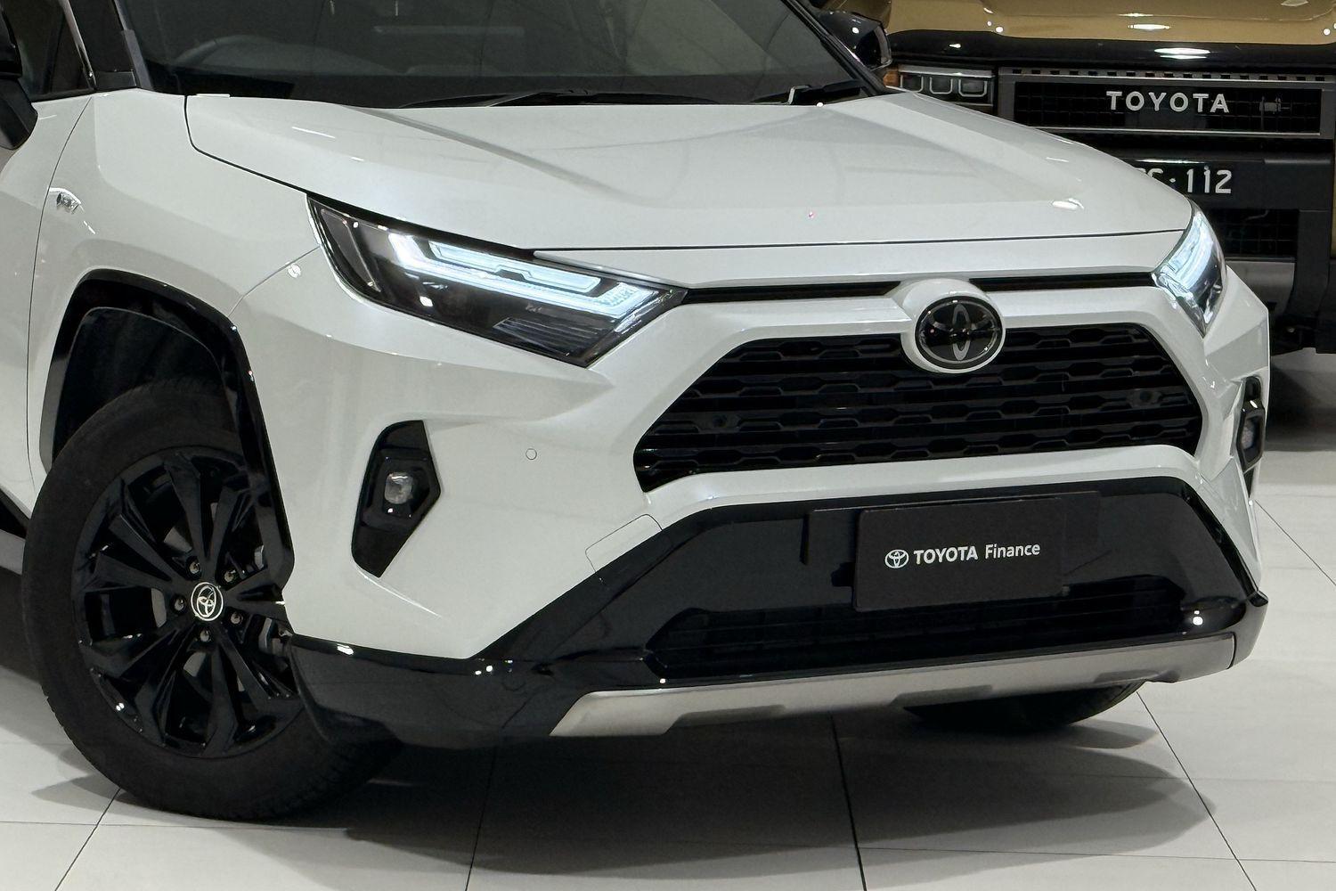2025 Toyota RAV4 XSE (AWD) in Two Tone White