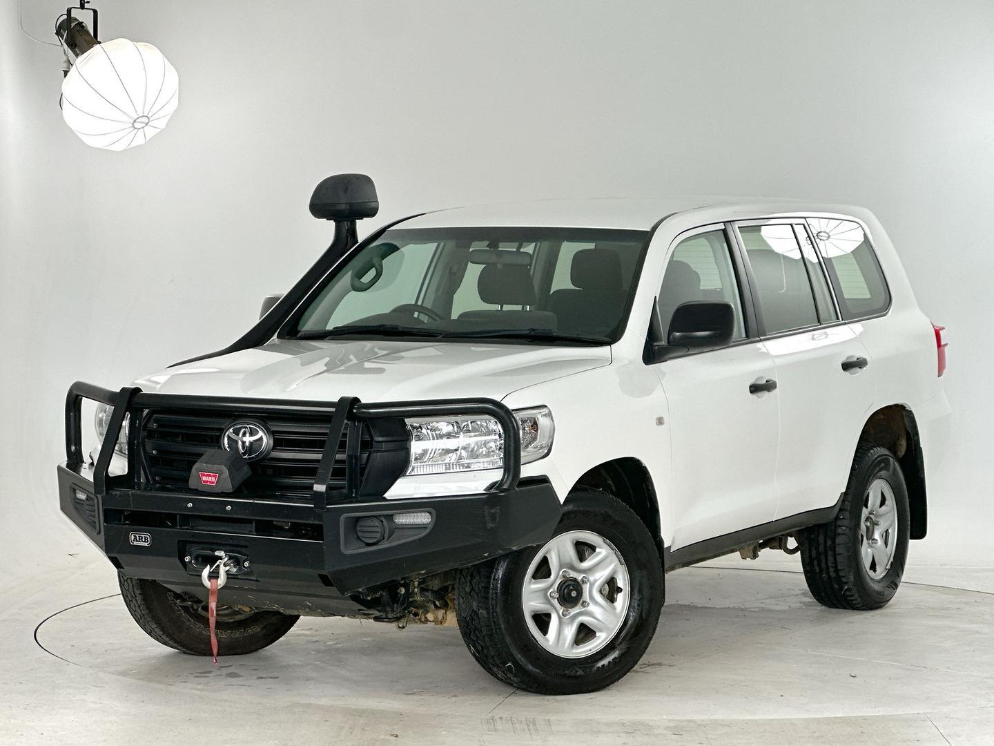 2021 Toyota Landcruiser GX in White