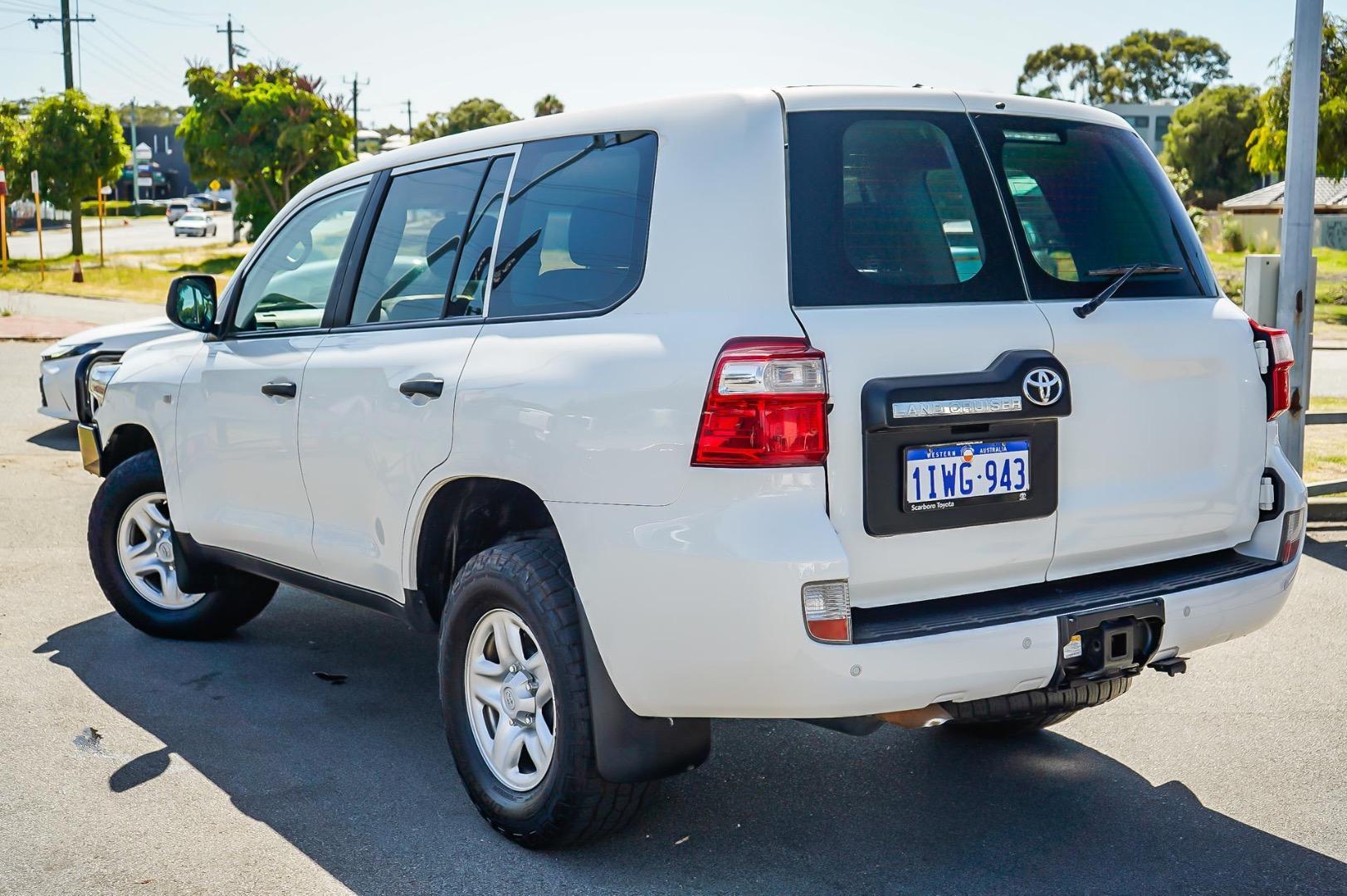 2021 Toyota Landcruiser GX in White