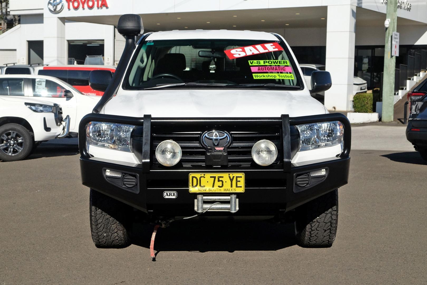 2021 Toyota Landcruiser 200 GX in White