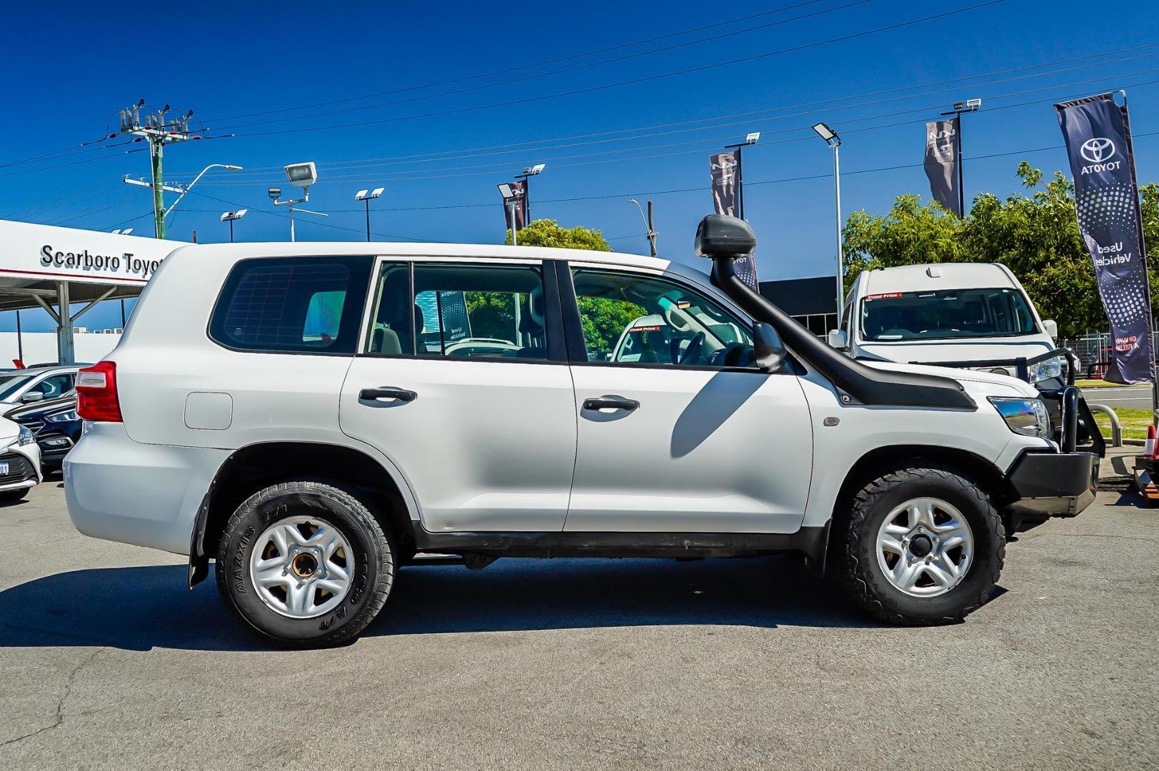 2020 Toyota Landcruiser GX in White
