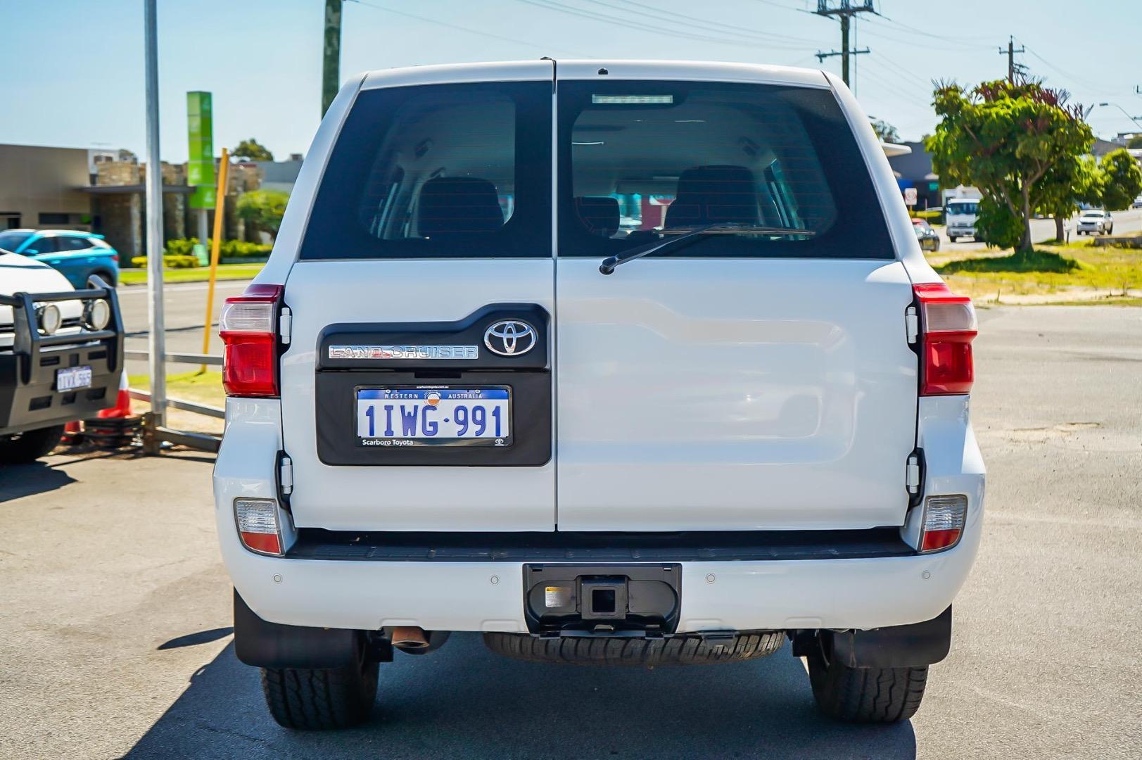 2020 Toyota Landcruiser GX in White
