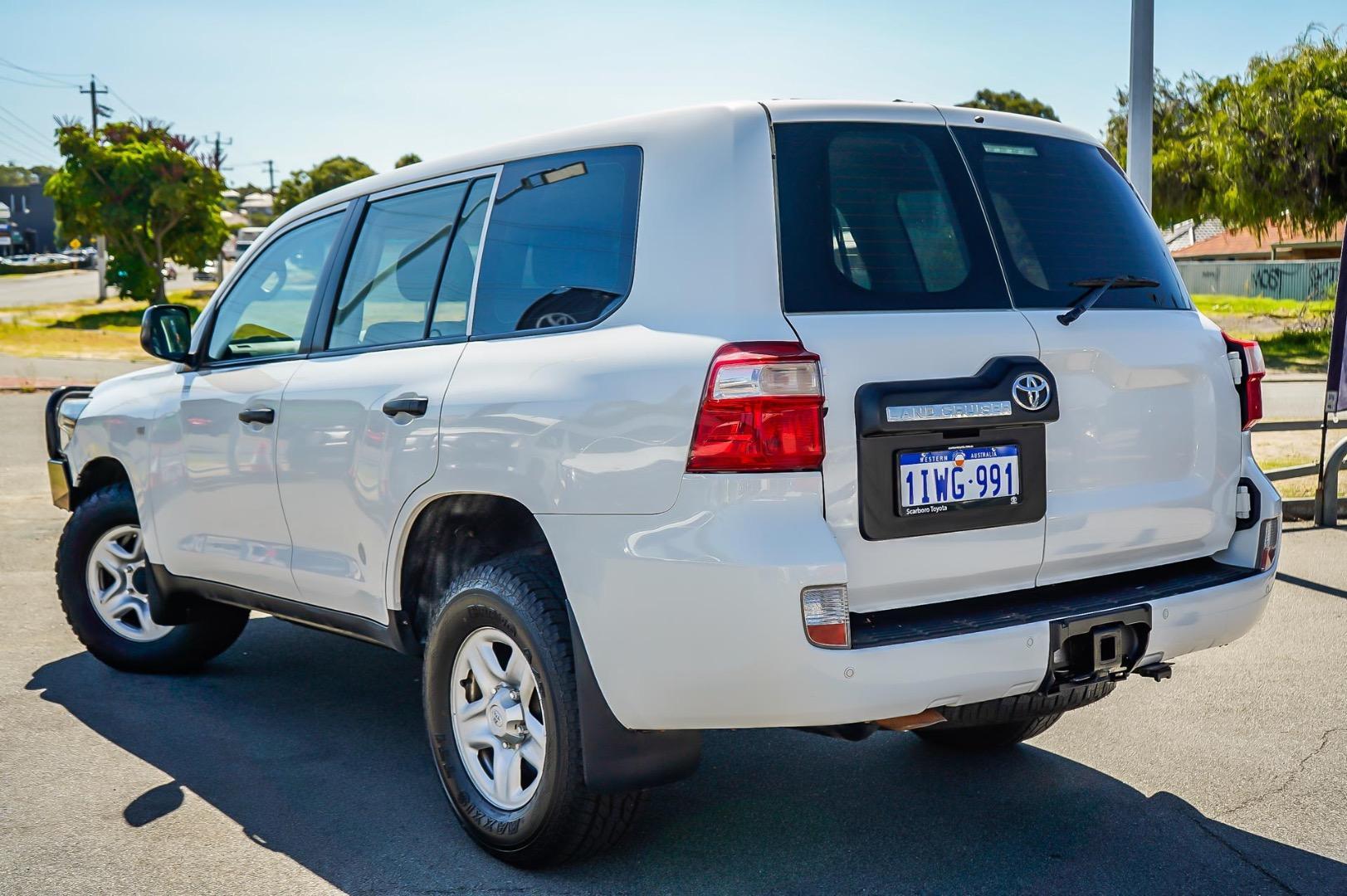 2020 Toyota Landcruiser GX in White