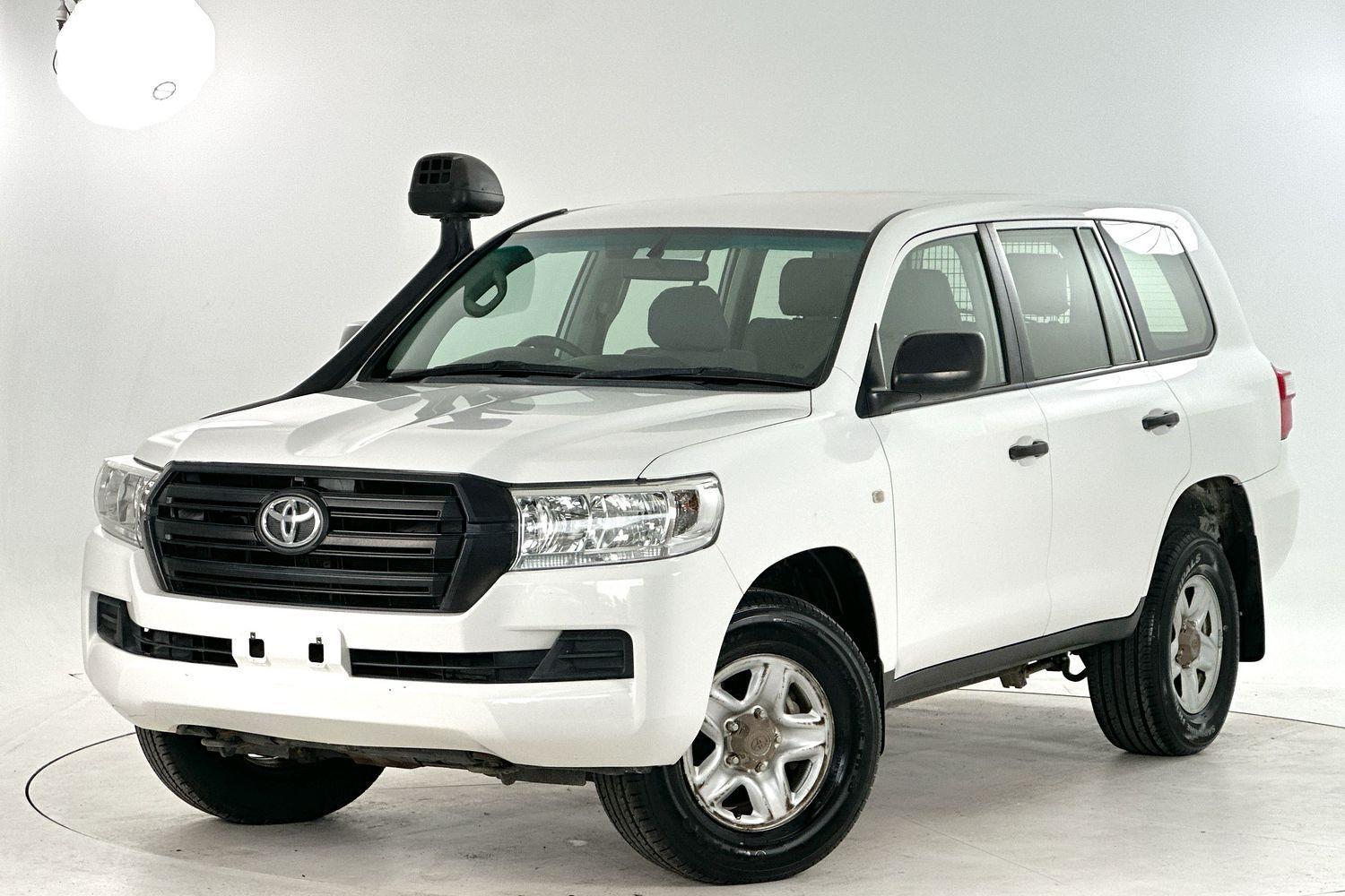 2017 Toyota Landcruiser GX in White