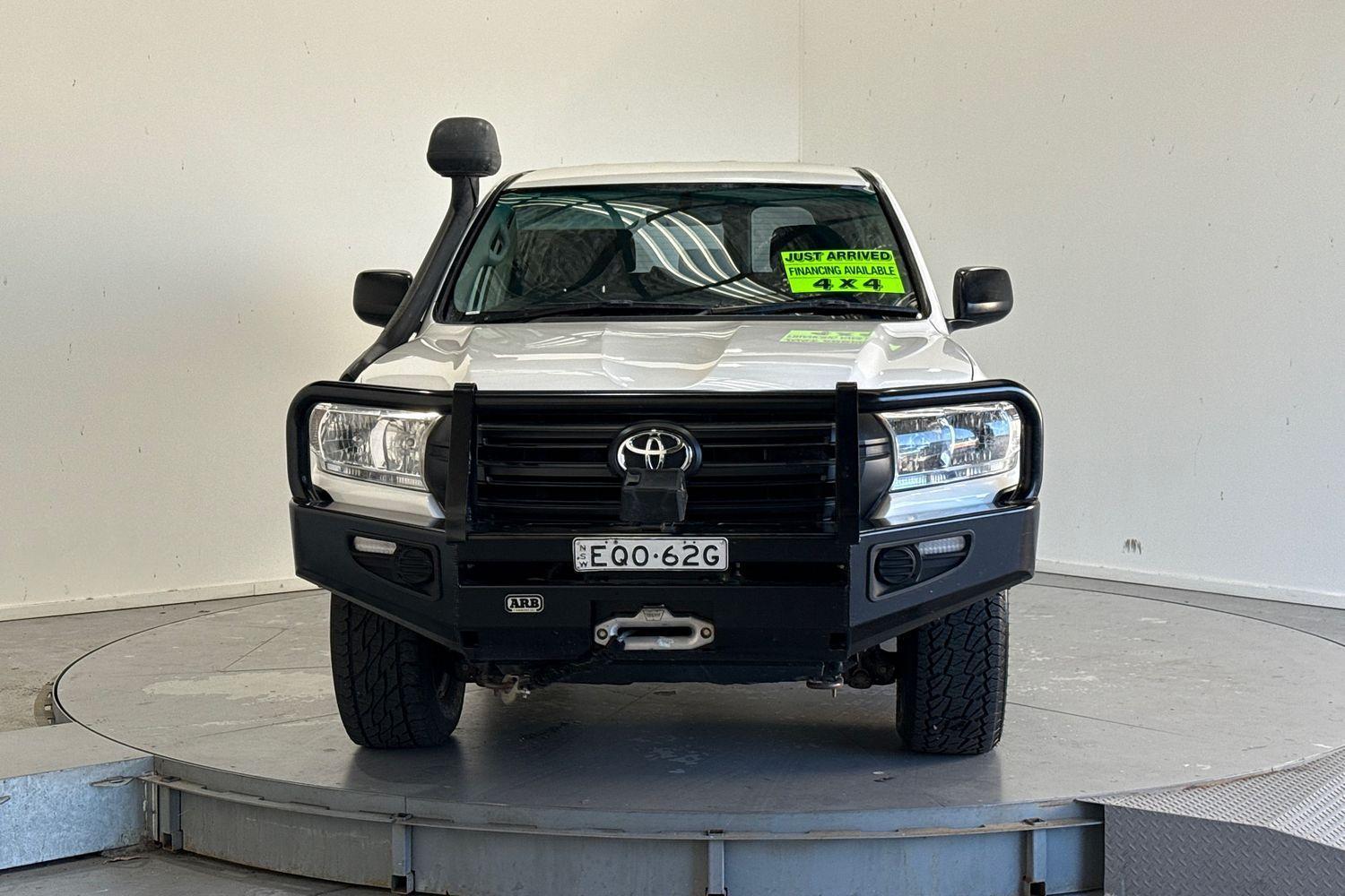 2021 Toyota Landcruiser GX in White
