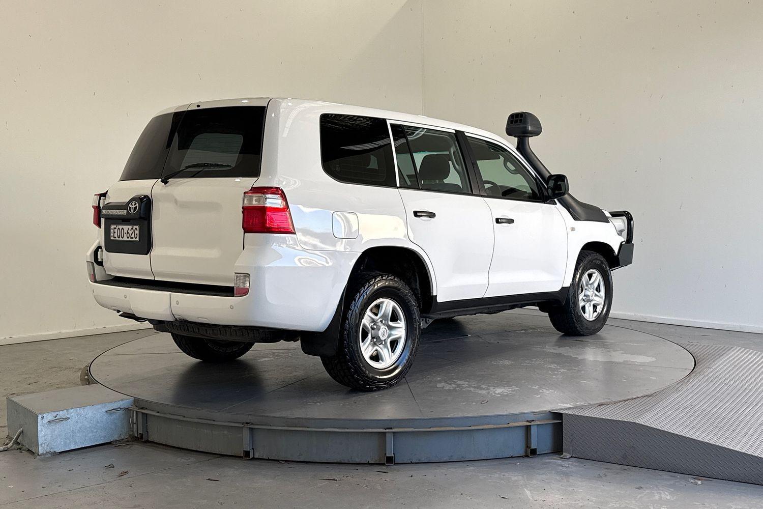 2021 Toyota Landcruiser GX in White