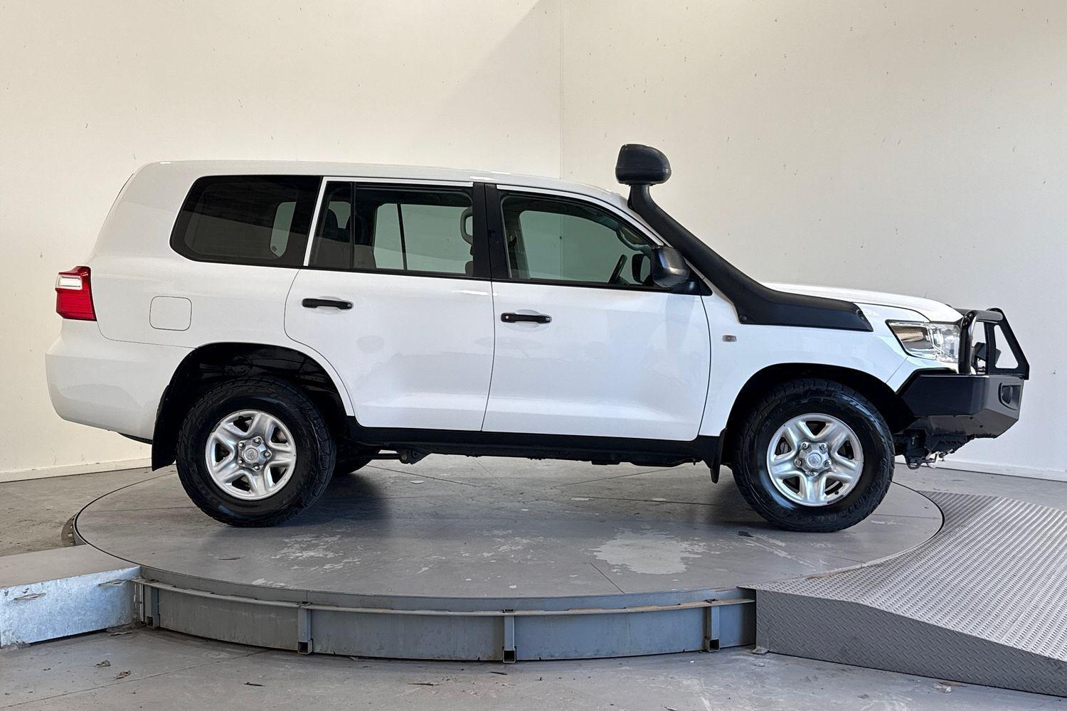 2021 Toyota Landcruiser GX in White