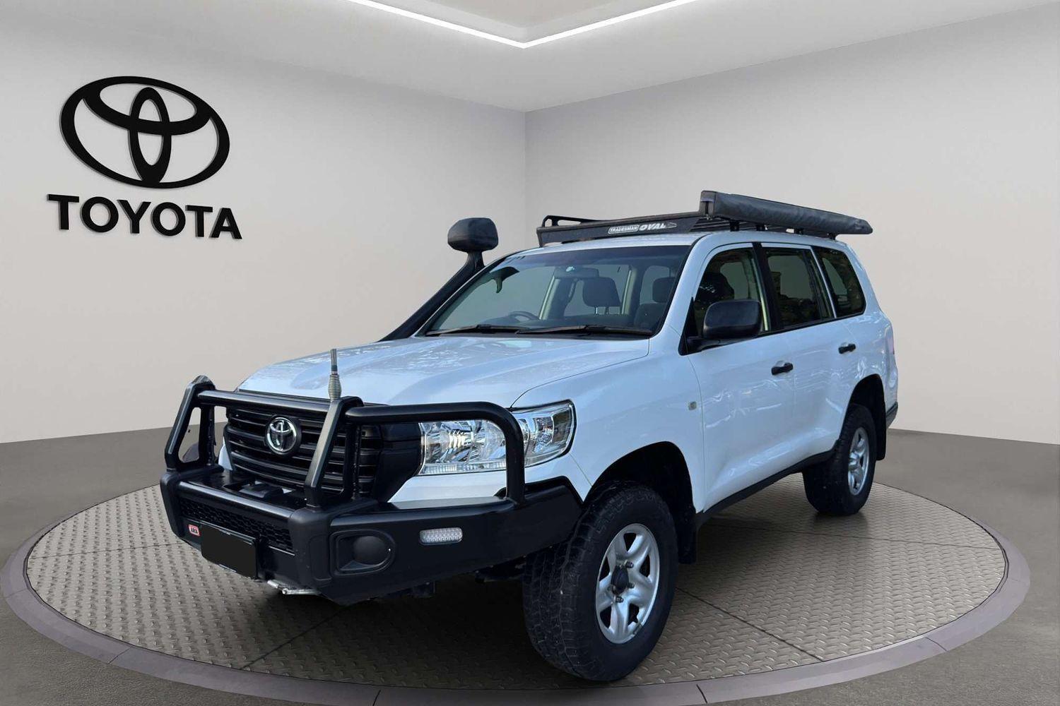 2016 Toyota Landcruiser GX in White