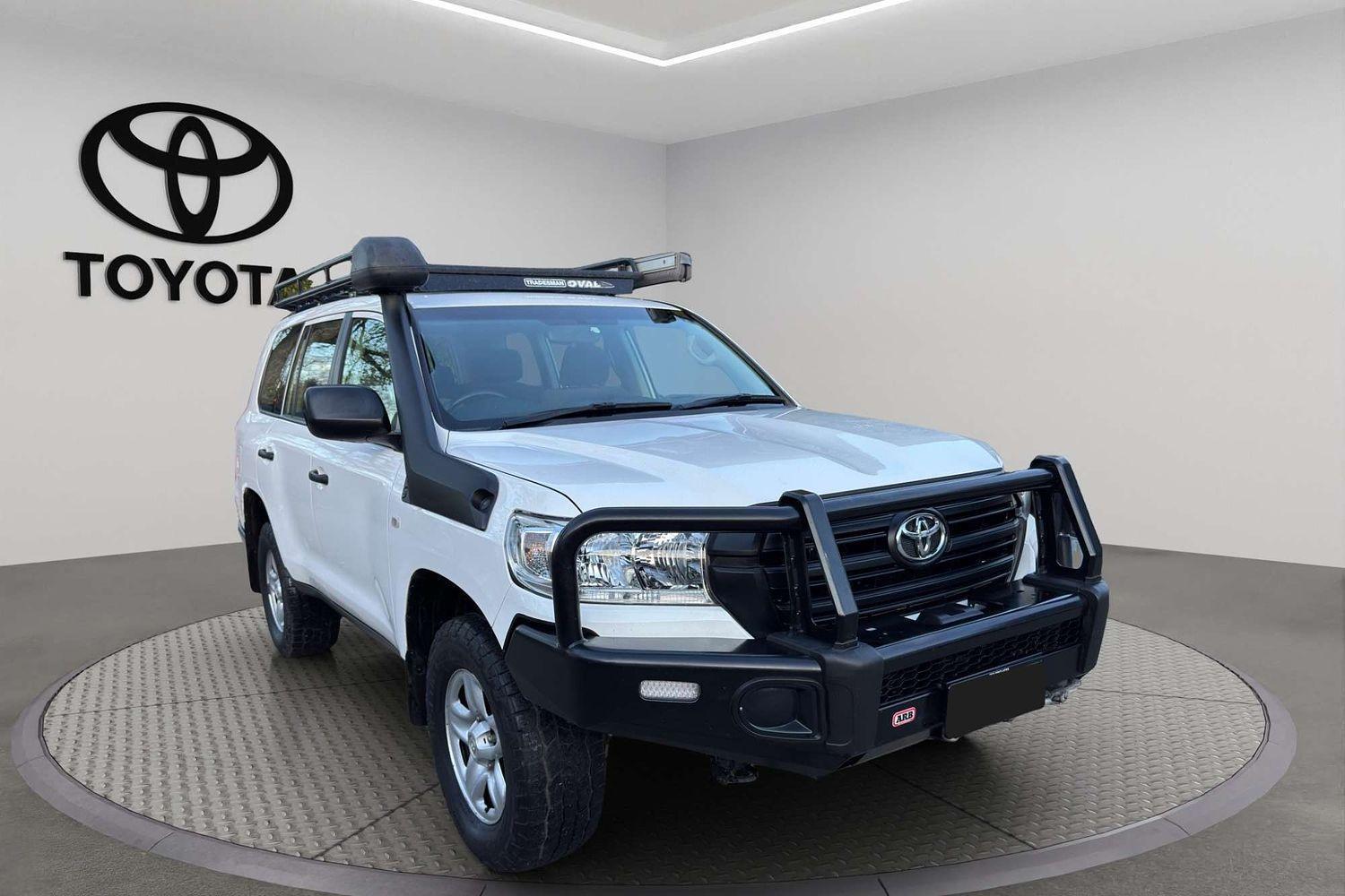 2016 Toyota Landcruiser GX in White