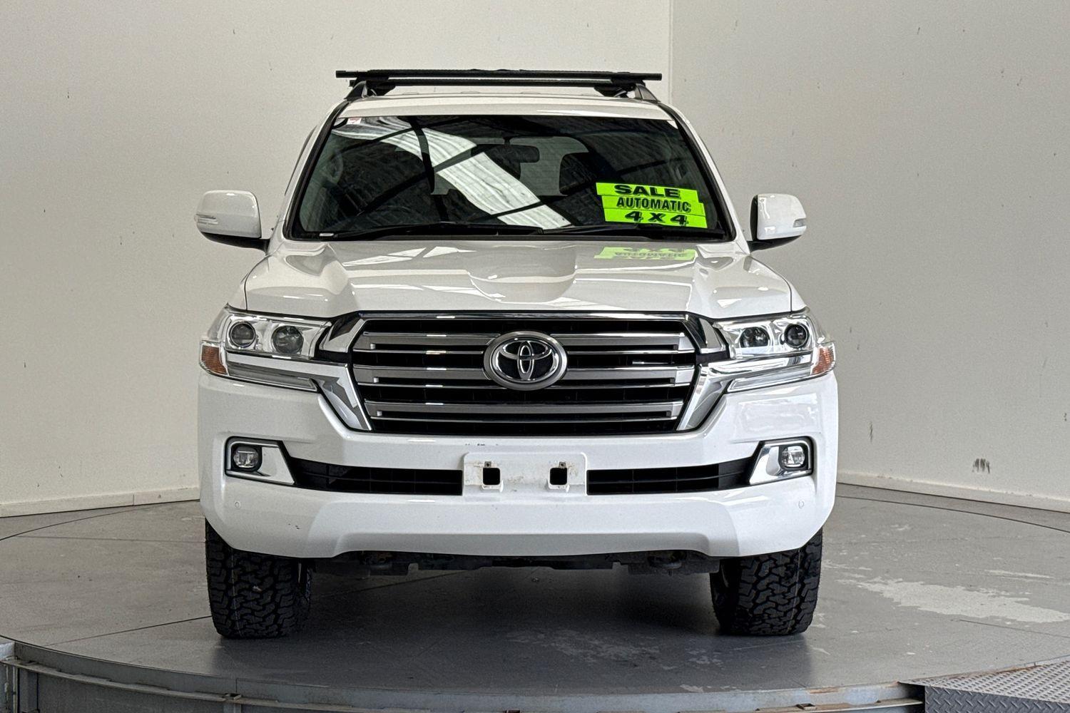 2020 Toyota Landcruiser GXL in White