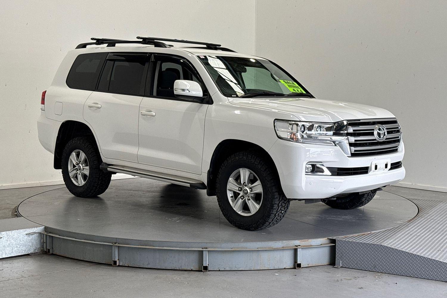 2020 Toyota Landcruiser GXL in White