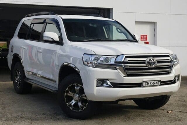 2019 Toyota Landcruiser GXL in White