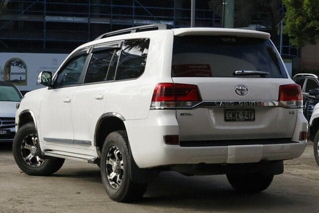 2019 Toyota Landcruiser GXL in White