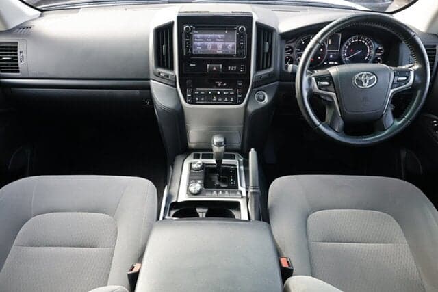 2019 Toyota Landcruiser GXL in White