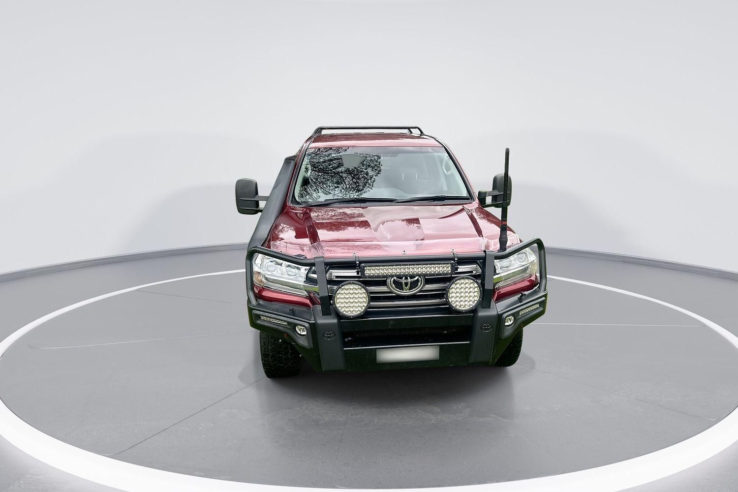 2019 Toyota Landcruiser GXL in Red